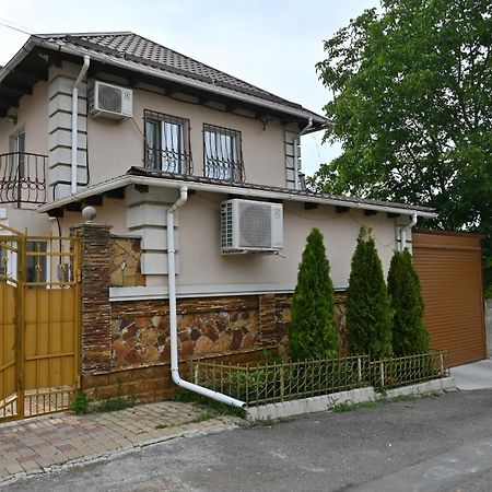 Bright And Cozy Home With Personal Terrace Chişinau Exteriör bild