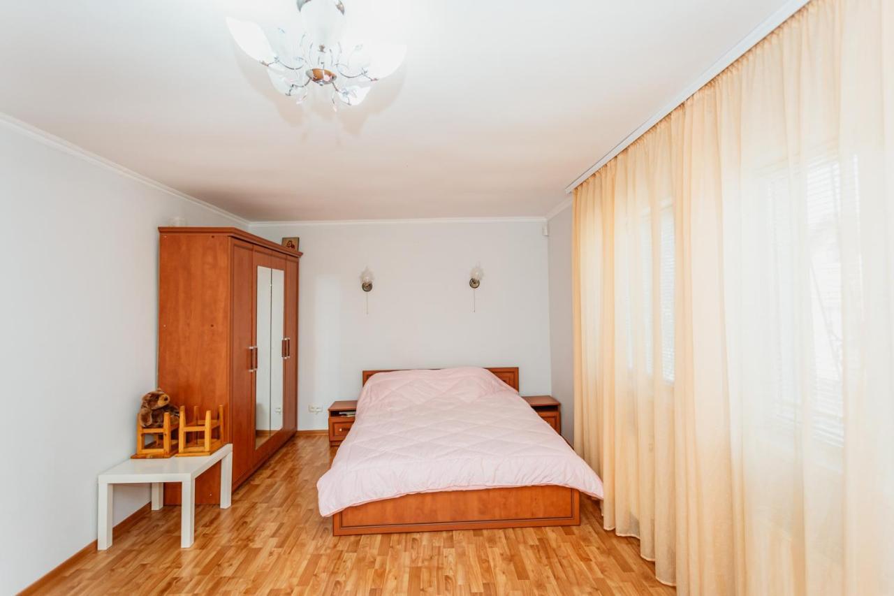 Bright And Cozy Home With Personal Terrace Chişinau Exteriör bild